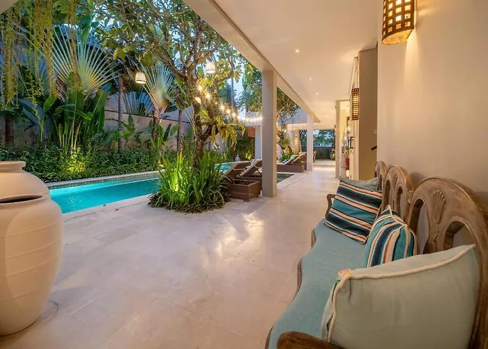Sunsara 2 - Spacious 4-bedroom Haven Next To Berawa Villa Canggu