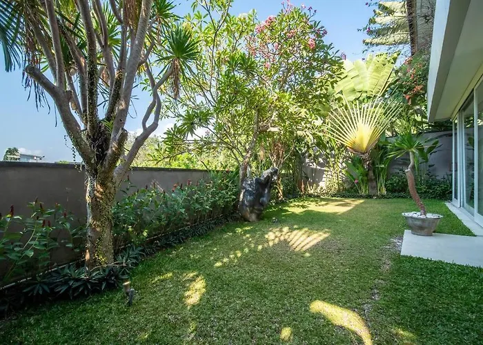 Villa Sunsara 2 - Spacious 4-bedroom Haven Next To Berawa Canggu