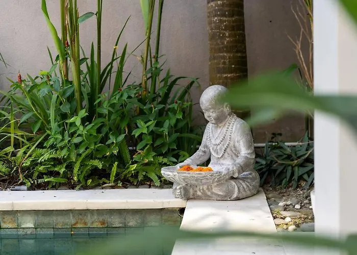 Sunsara 2 - Spacious 4-bedroom Haven Next To Berawa Villa Canggu