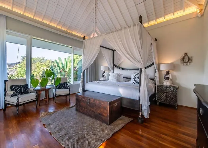 Sunsara 2 - Spacious 4-bedroom Haven Next To Berawa Canggu