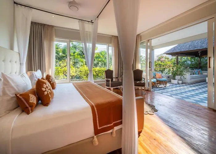 Sunsara 2 - Spacious 4-bedroom Haven Next To Berawa * Canggu