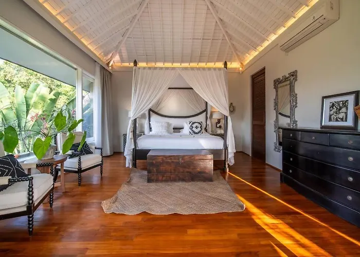 Sunsara 2 - Spacious 4-bedroom Haven Next To Berawa Villa *