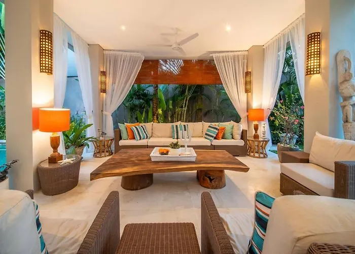 Sunsara 2 - Spacious 4-bedroom Haven Next To Berawa * Canggu