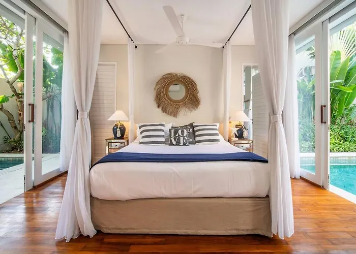 Sunsara 2 - Spacious 4-bedroom Haven Next To Berawa Villa Canggu