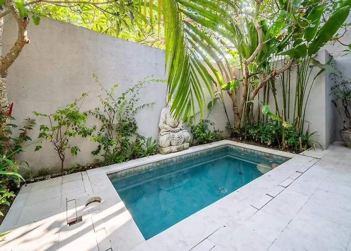 Sunsara 2 - Spacious 4-bedroom Haven Next To Berawa *