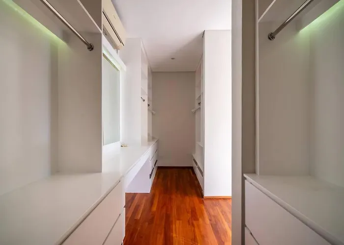 Villa Sunsara 2 - Spacious 4-bedroom Haven Next To Berawa