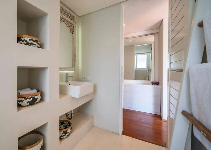 Sunsara 2 - Spacious 4-bedroom Haven Next To Berawa Villa
