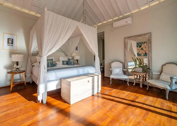Sunsara 2 - Spacious 4-bedroom Haven Next To Berawa Villa