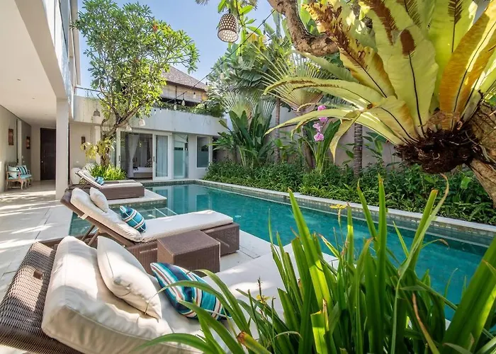 Sunsara 2 - Spacious 4-bedroom Haven Next To Berawa Villa