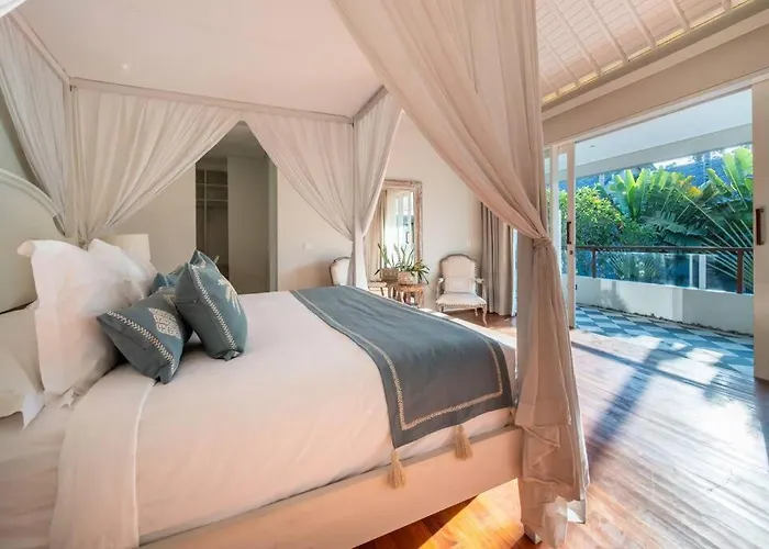 Villa Sunsara 2 - Spacious 4-bedroom Haven Next To Berawa