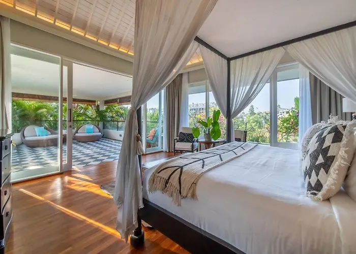 Sunsara 2 - Spacious 4-bedroom Haven Next To Berawa Villa Canggu