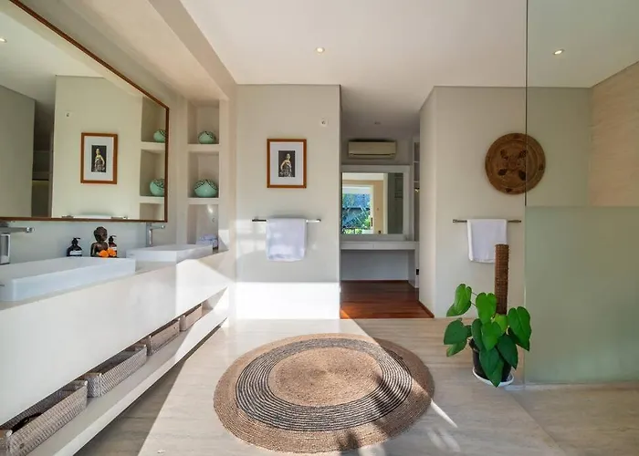 Sunsara 2 - Spacious 4-bedroom Haven Next To Berawa