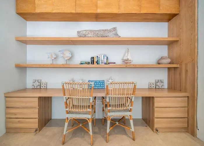 Sunsara 2 - Spacious 4-bedroom Haven Next To Berawa * Canggu