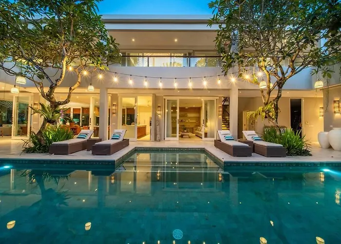 Sunsara 2 - Spacious 4-bedroom Haven Next To Berawa Villa Canggu