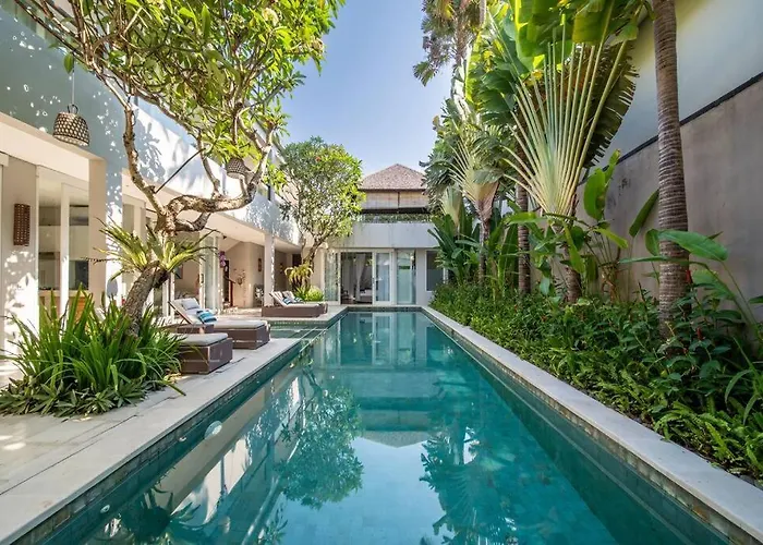 Sunsara 2 - Spacious 4-bedroom Haven Next To Berawa Villa Canggu
