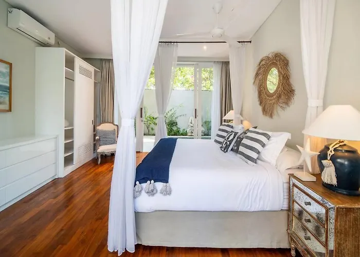 Sunsara 2 - Spacious 4-bedroom Haven Next To Berawa Villa