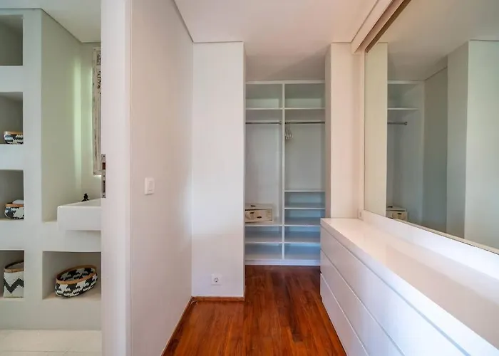 Sunsara 2 - Spacious 4-bedroom Haven Next To Berawa